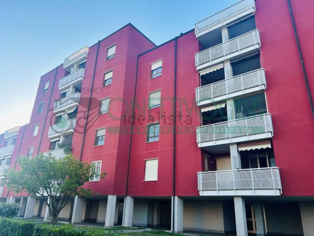Appartamento in vendita di 100 m² in Viale Lomellina, 12