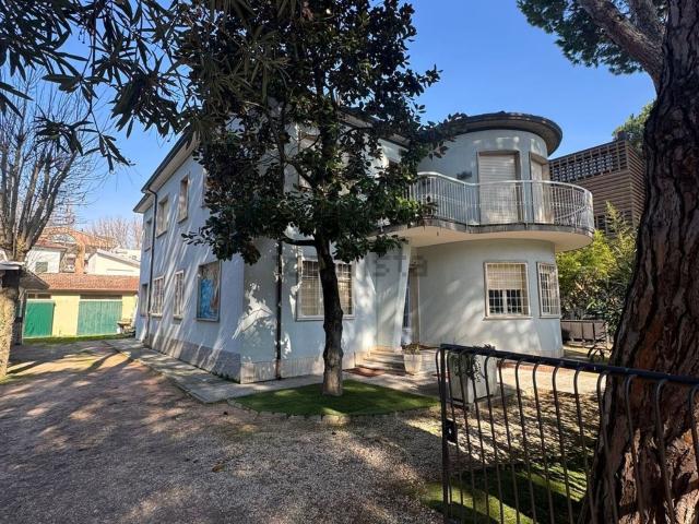 Appartamento in vendita di 100 m² in Viale Pola
