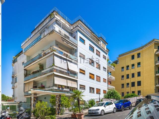 Appartamento in vendita di 100 m² in Viale Platone, 15