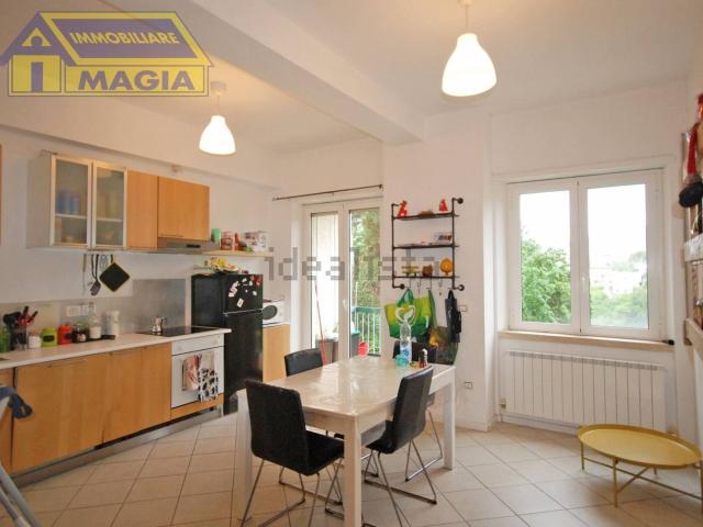 Appartamento in vendita di 100 m² in Viale Sinibaldo Vellei, 2