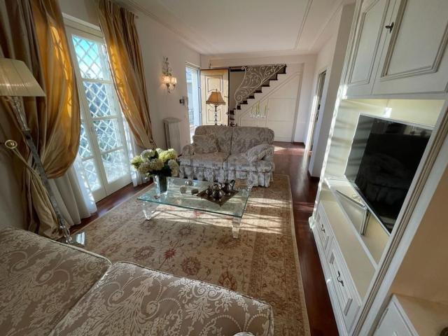 Appartamento in vendita di 100 m² in Viale Stazione, 81