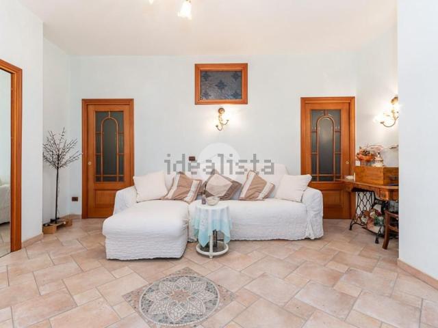 Appartamento in vendita di 100 m² in Corso Francia, 220