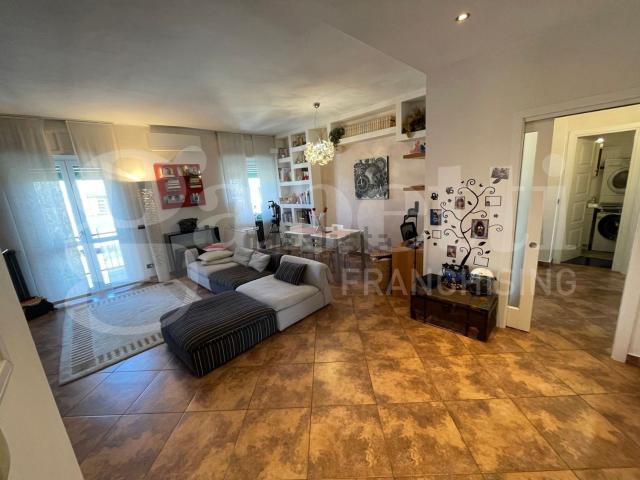 Appartamento in vendita di 100 m² in Corso Francia, 452