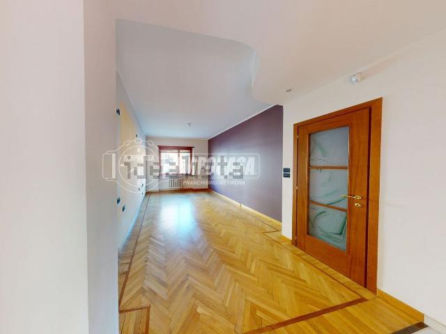 Appartamento in vendita di 100 m² in Corso Giulio Cesare, 184