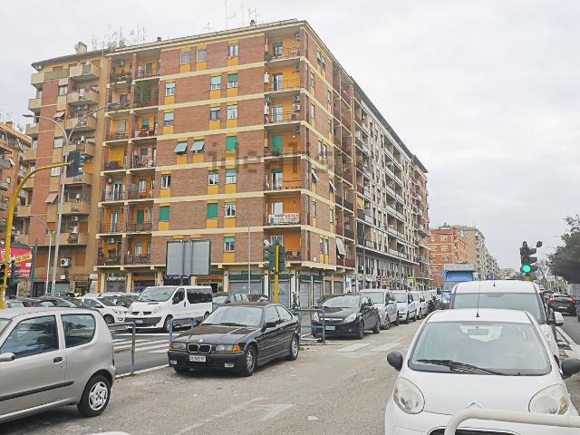Appartamento in vendita di 100 m² in Largo della Primavera, 40