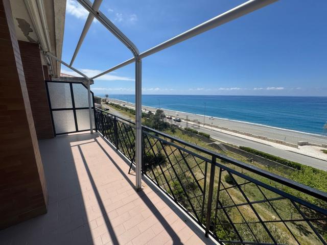 Appartamento in vendita di 100 m² in Largo Italia, 7
