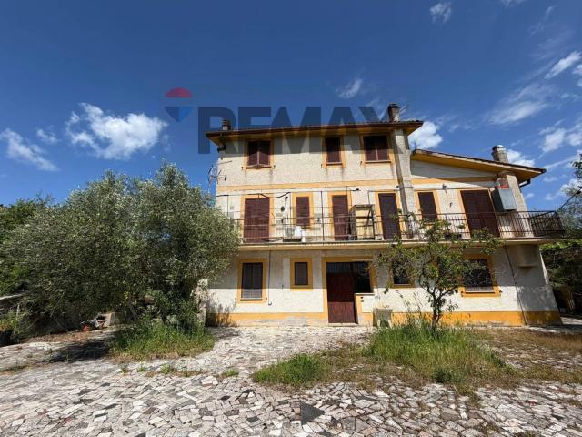 Appartamento in vendita di 100 m² in Località Castagnano