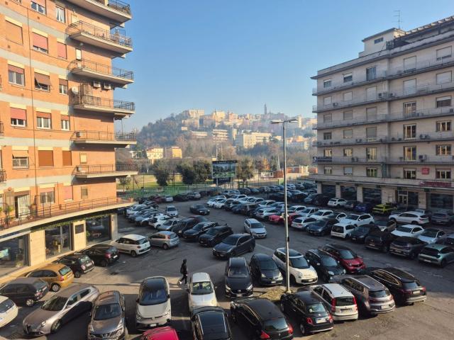 Appartamento in vendita di 100 m² in Piazza Caduti di Via Fani