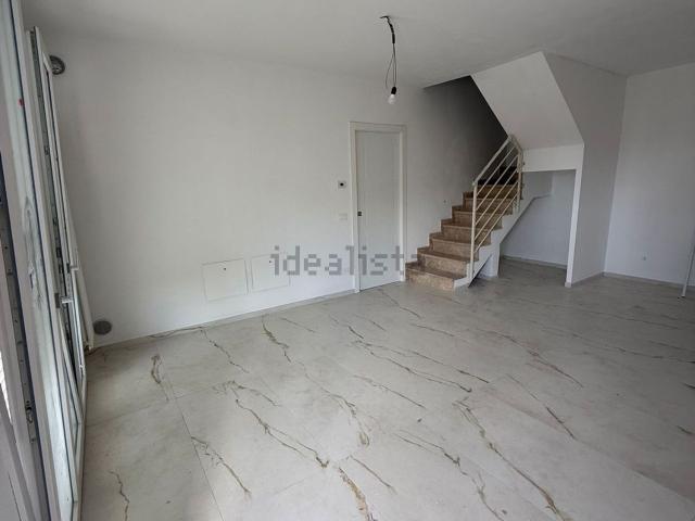 Appartamento in vendita di 100 m² in Strada crespi