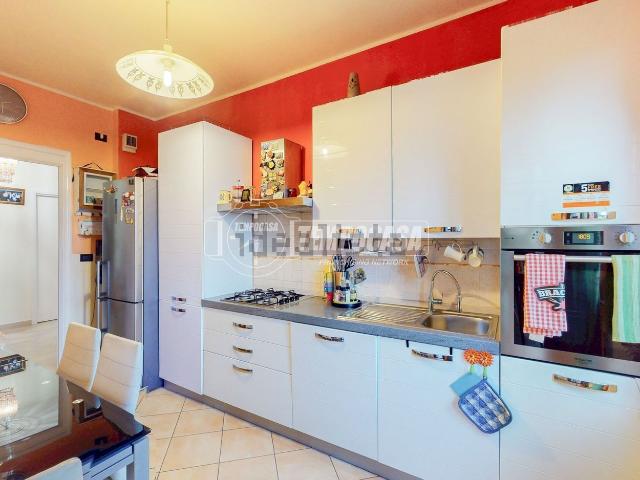Appartamento in vendita di 100 m² in Strada Torino, 9