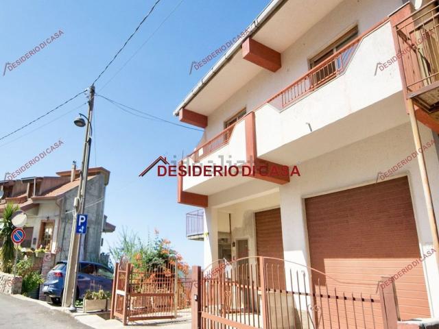 Appartamento in vendita di 101 m² in Via Caduti del Lavoro, 25