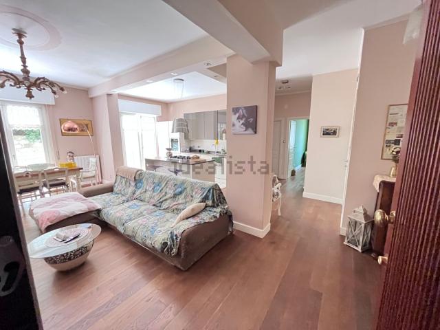 Appartamento in vendita di 101 m² in Via Capri, 71