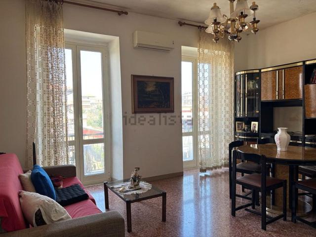 Appartamento in vendita di 101 m² in Via Carovilli