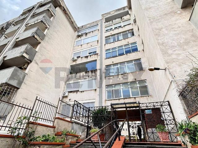 Appartamento in vendita di 101 m² in Via Carlo Amore, 8