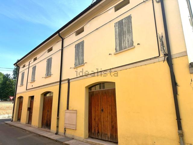 Appartamento in vendita di 101 m² in Via Circonvallazione