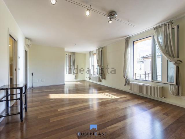 Appartamento in vendita di 101 m² in Via Clodia, 3
