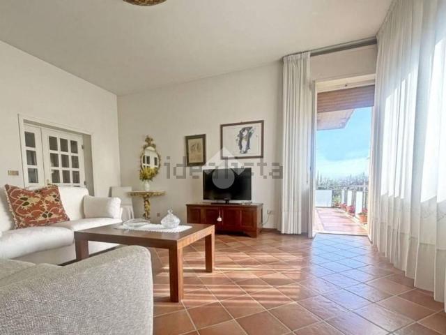 Appartamento in vendita di 101 m² in Via Croce del Sud