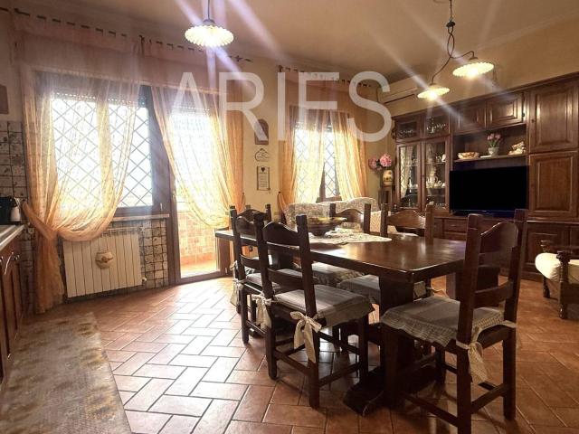 Appartamento in vendita di 101 m² in Via Anco Marzio, 100