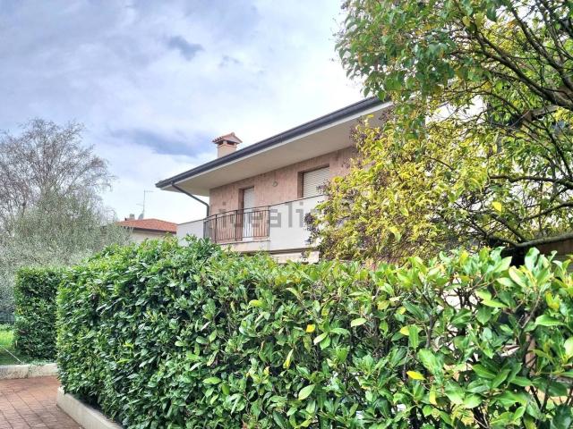 Appartamento in vendita di 101 m² in Via Alessandro Manzoni, 9