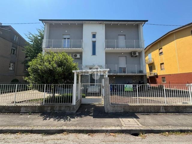 Appartamento in vendita di 101 m² in Via Alfredo Lodolini, 6