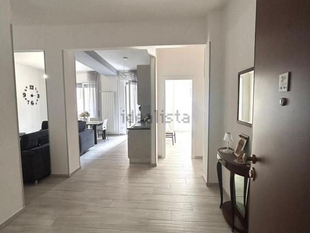 Appartamento in vendita di 101 m² in Via Aurelia Orientale, 45