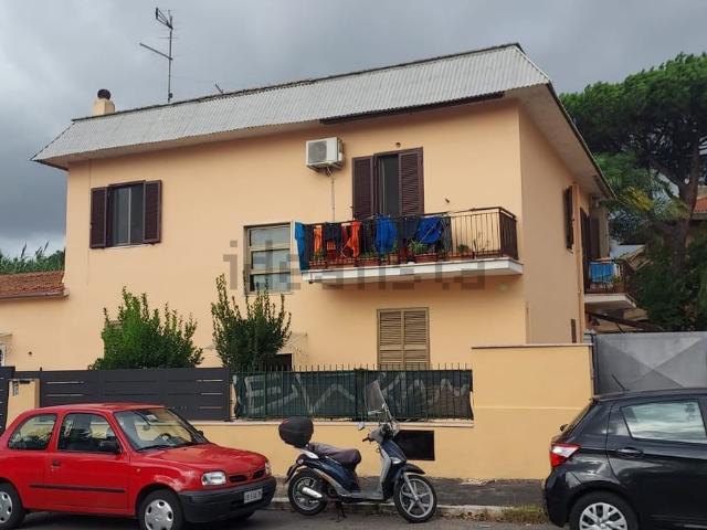 Appartamento in vendita di 101 m² in Via Bassano Romano