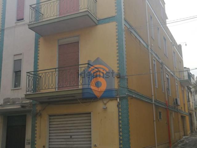 Appartamento in vendita di 101 m² in Via Giuseppe Denaro