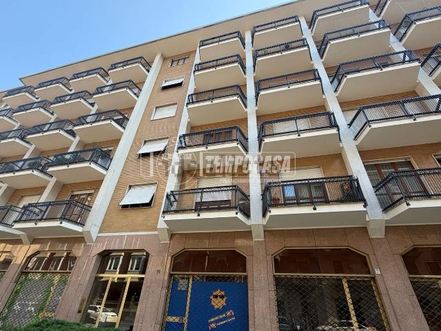 Appartamento in vendita di 101 m² in Via Giacomo Medici, 91
