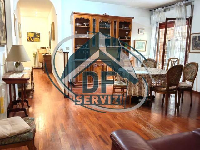 Appartamento in vendita di 101 m² in Via Giovanni Caselli, 39