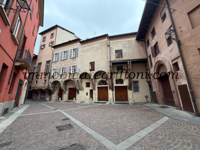 Appartamento in vendita di 101 m² in Via de&apos  Pepoli