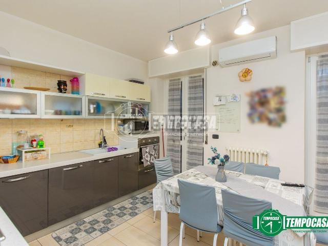 Appartamento in vendita di 101 m² in Via De Medici, 41