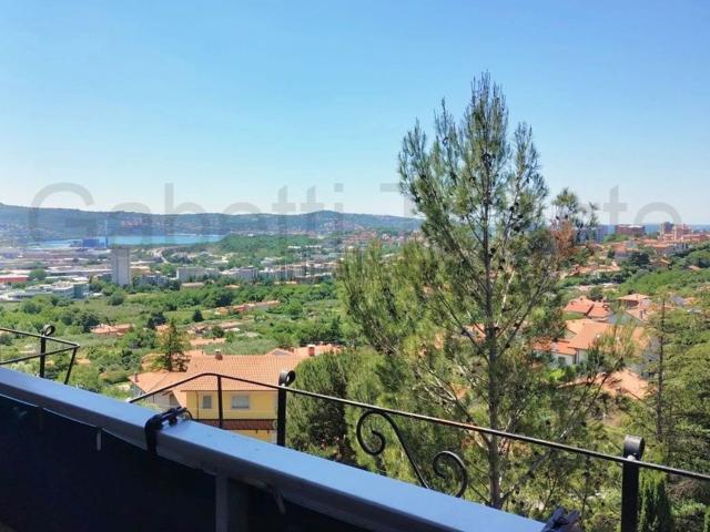 Appartamento in vendita di 101 m² in Via del Monte Canin