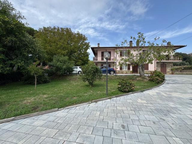 Appartamento in vendita di 101 m² in Via delle Olmate, 16
