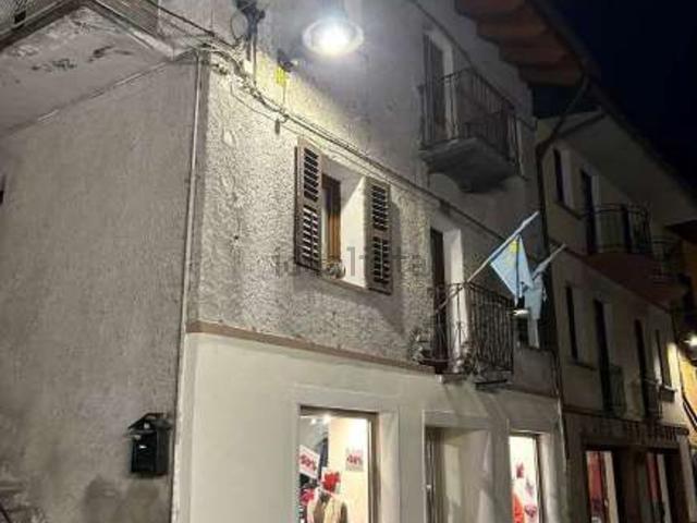 Appartamento in vendita di 101 m² in Via Duca D&apos Aosta, 17