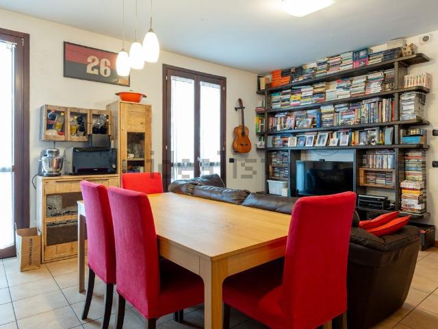 Appartamento in vendita di 101 m² in Via Emilio de Marchi, 59