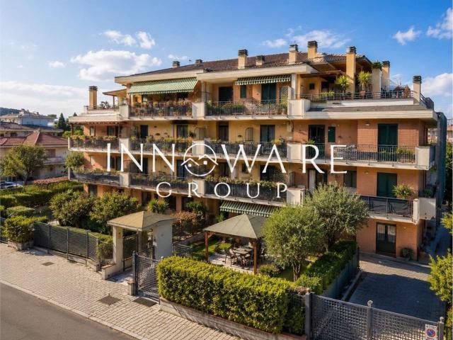 Appartamento in vendita di 101 m² in Via Esino, 83