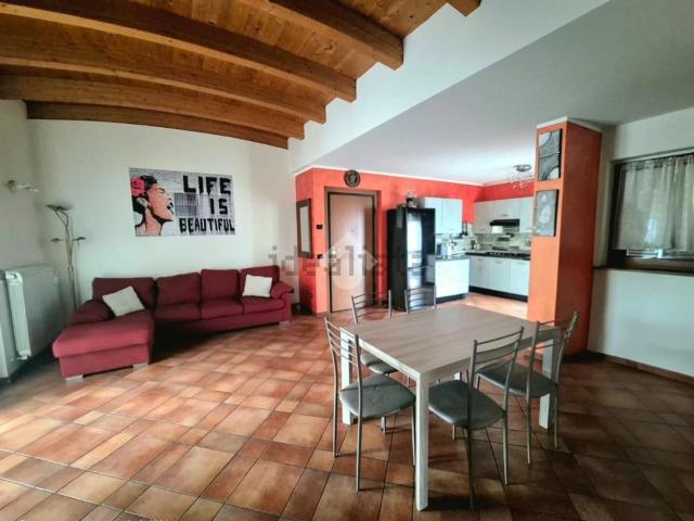 Appartamento in vendita di 101 m² in Via Eugenio Curiel