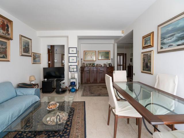Appartamento in vendita di 101 m² in Via Federico Chopin, 111