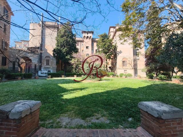 Appartamento in vendita di 101 m² in Via Francesco Passino, 22