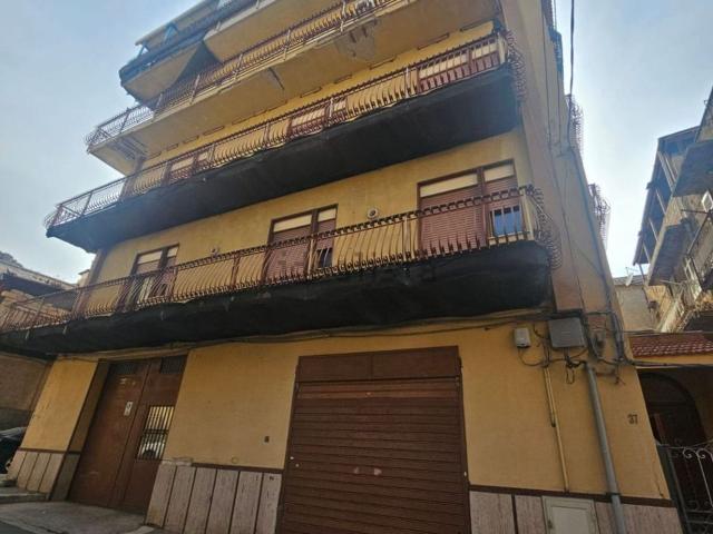 Appartamento in vendita di 101 m² in Via Imperatore Federico, 37