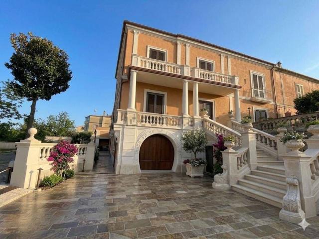 Appartamento in vendita di 101 m² in Via Leopoldo Siani