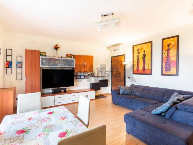 Appartamento in vendita di 101 m² in Via Libertà, 22