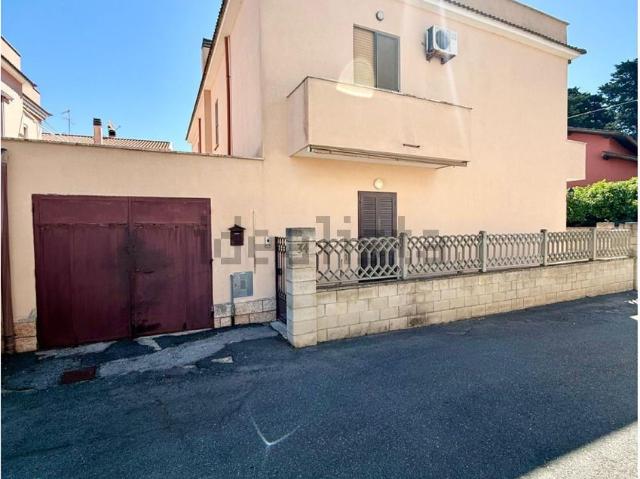 Appartamento in vendita di 101 m² in Via Monte Bianco