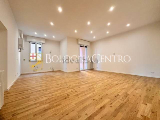 Appartamento in vendita di 101 m² in Via Maria Gaetana Agnesi
