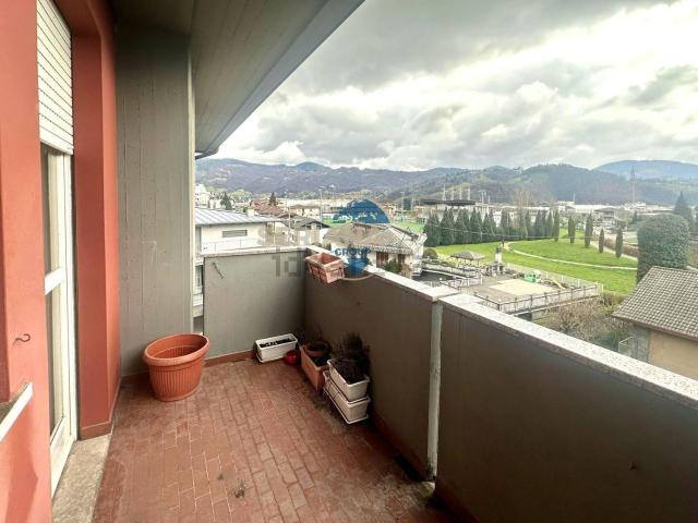 Appartamento in vendita di 101 m² in Via Martiri della Libertà, 1