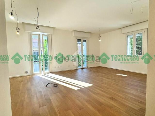 Appartamento in vendita di 101 m² in Via Massarenti, 43