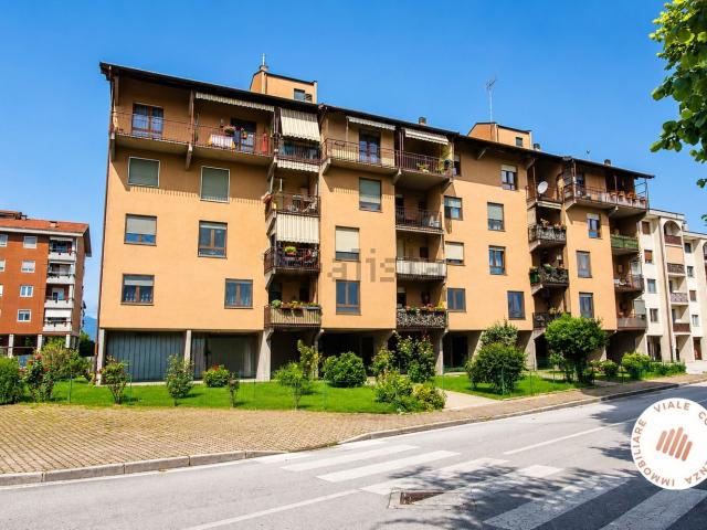 Appartamento in vendita di 101 m² in Via San Damiano Macra, 21