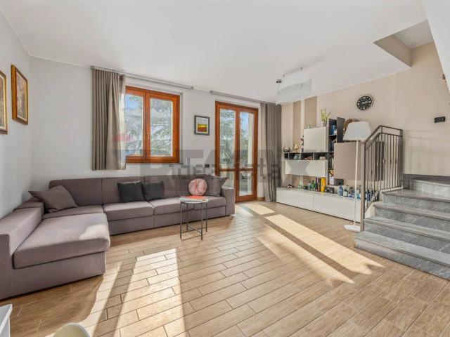 Appartamento in vendita di 101 m² in Via Pietro Nenni, 1