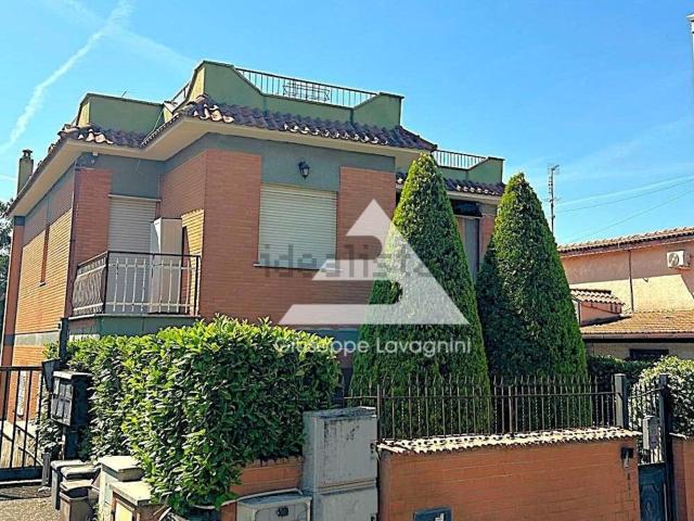 Appartamento in vendita di 101 m² in Via Tor Paluzzi, 125