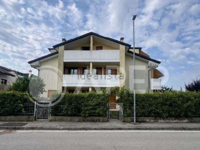 Appartamento in vendita di 101 m² in Via Tazzoli, 21